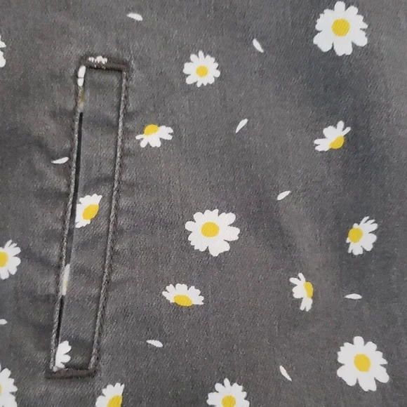 Little Girls Floral Overall Dress NWT - Picture 2 of 3